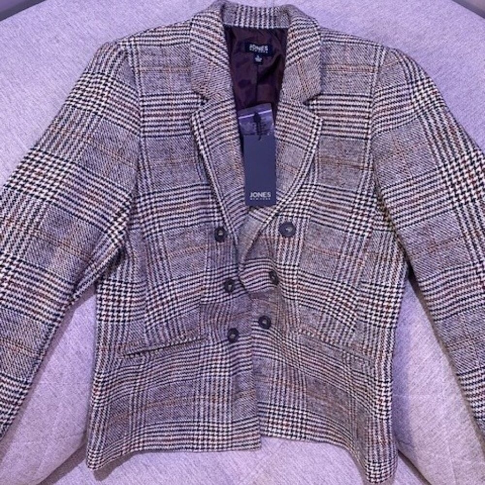 Jones New York plaid blazer *Casual elevation*